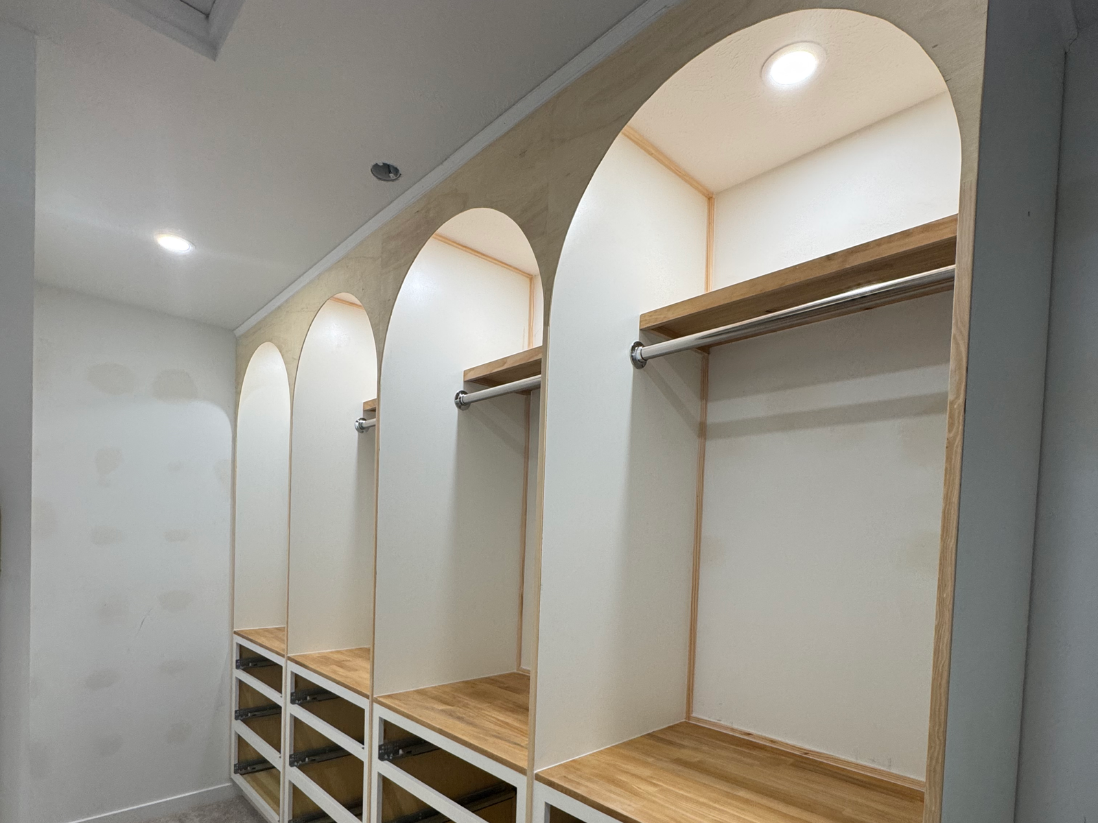 CLOSET_CROP
