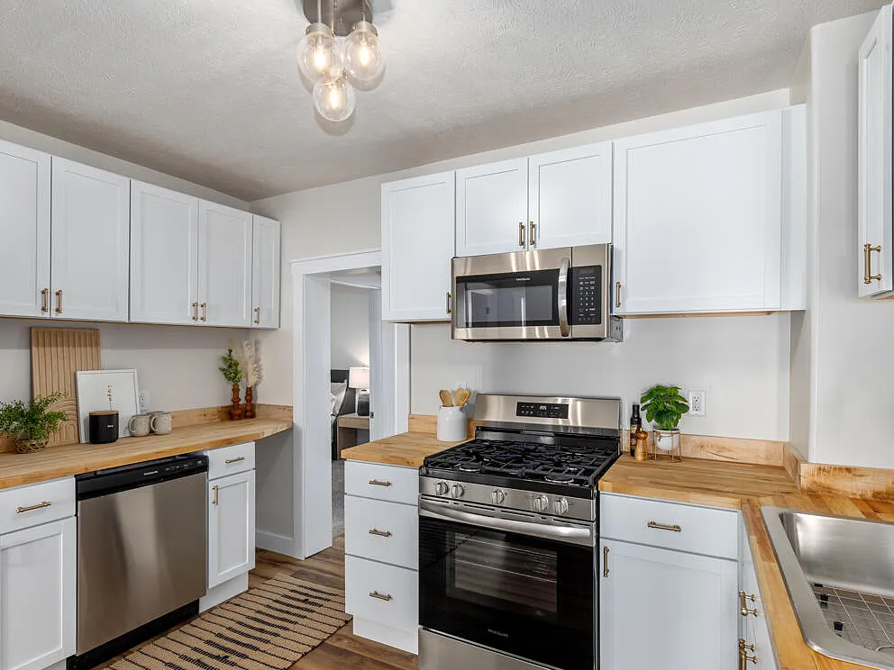 RINKS_KITCHEN_CROP